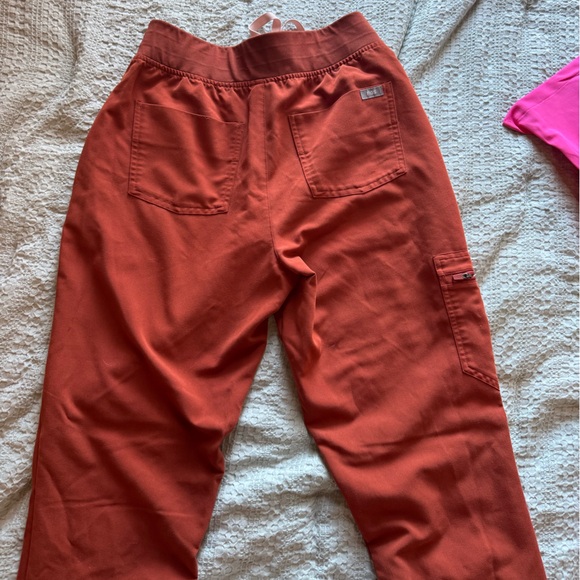 Figs Scrub Bottoms - Picture 3 of 4